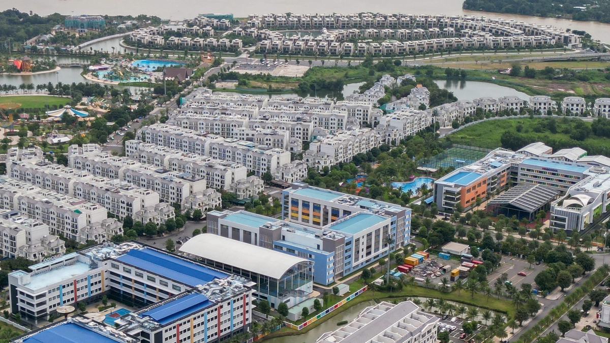 Vốn đắt, hàng bán chậm gây áp lực lên chủ đầu tư bất động sản